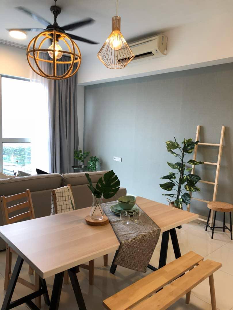 Cozy and chic dining area - Testimonial 96